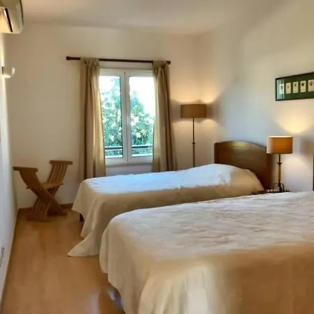 Marina Lir Apartamento , *
