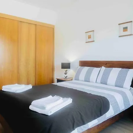 Marina Lir Apartamento , *